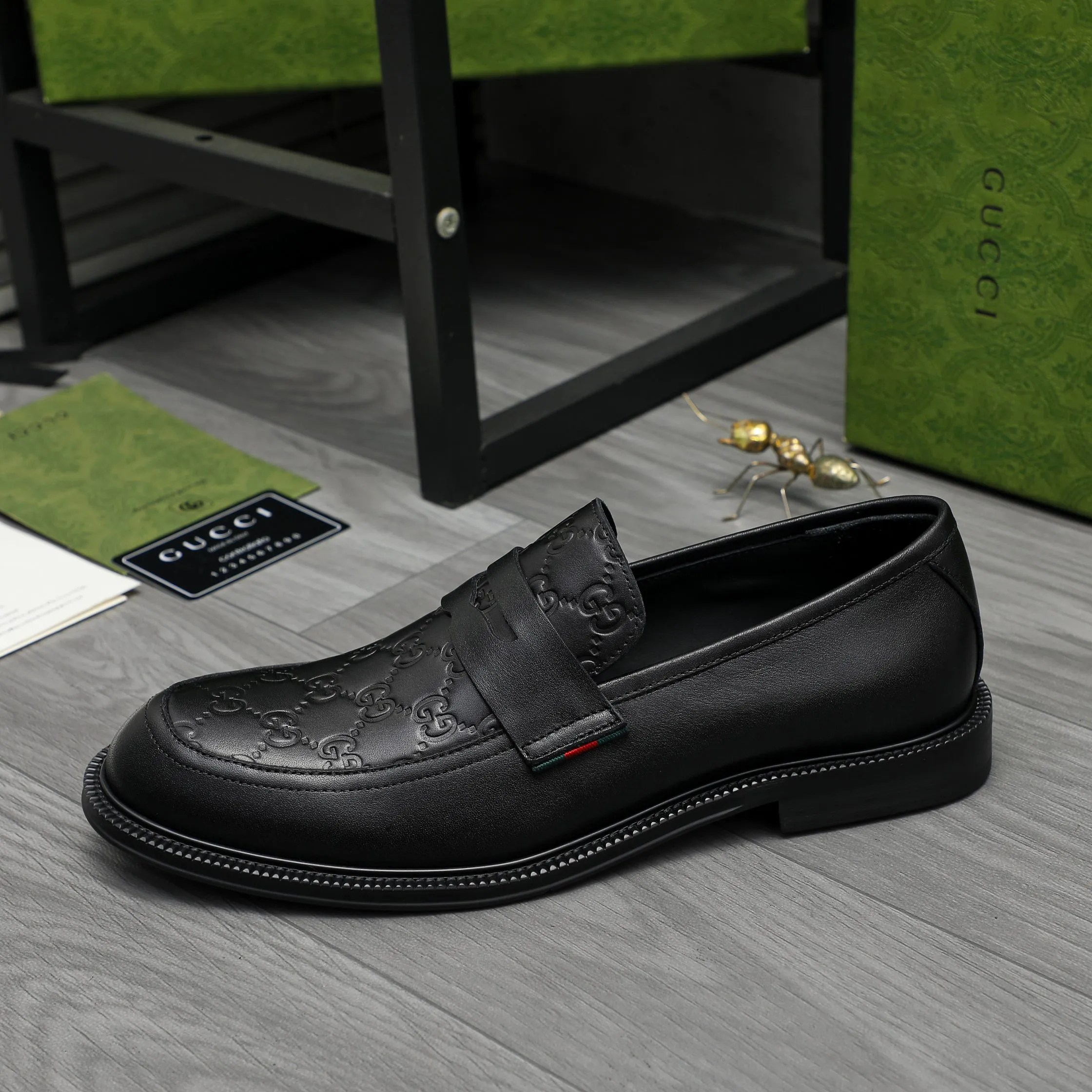 Men's shoes 💰p500 Product trademark: GUCCI "Gucci" business slip-on leather shoes Regular size: 38-46 (38.45.46 custom-made, non-returnable) Product materials: Selected high-quality cowhide embossed upper, cowhide lining, original rubber outsole